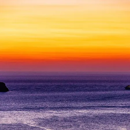 Arcana Santorini Villas, An Authentic Cycladic Experience *