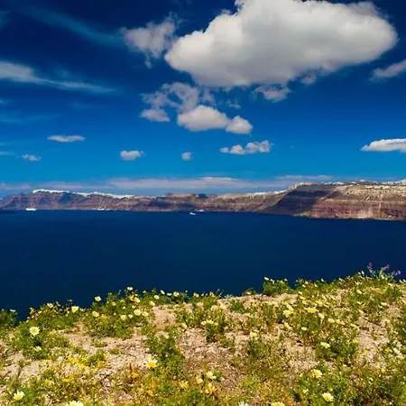 Nyaraló Arcana Santorini Villas, An Authentic Cycladic Experience *