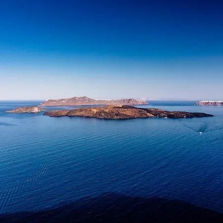 Сasa de vacaciones Arcana Santorini Villas, An Authentic Cycladic Experience