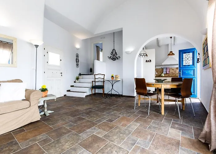 Arcana Santorini Villas, An Authentic Cycladic Experience