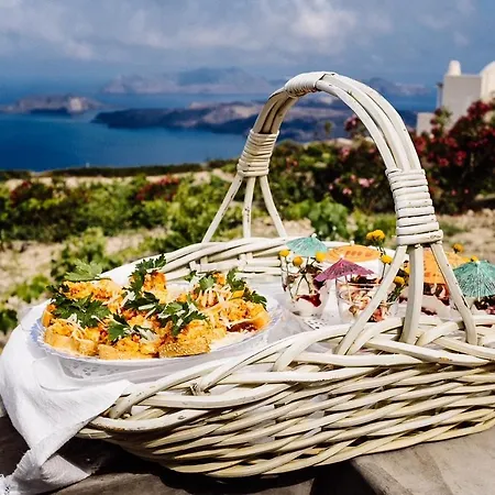 Arcana Santorini Villas, An Authentic Cycladic Experience *